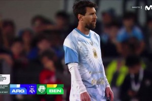 摄影师太敢拍了！无人机擦身而过，梅西依然淡定